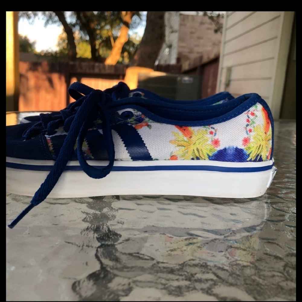 ADIDAS FLOWER PATTERN SNEAKERS